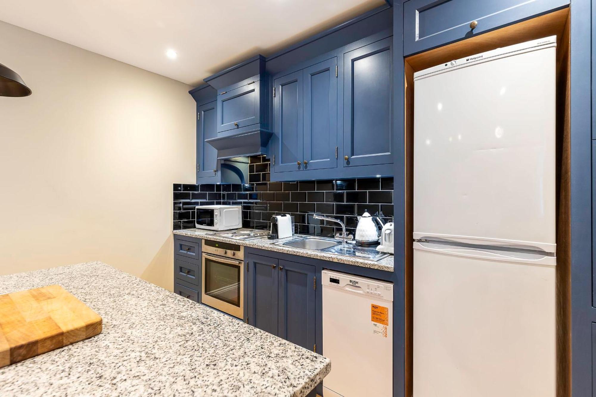 Colourful Near Clapham Common! Apartament Londra