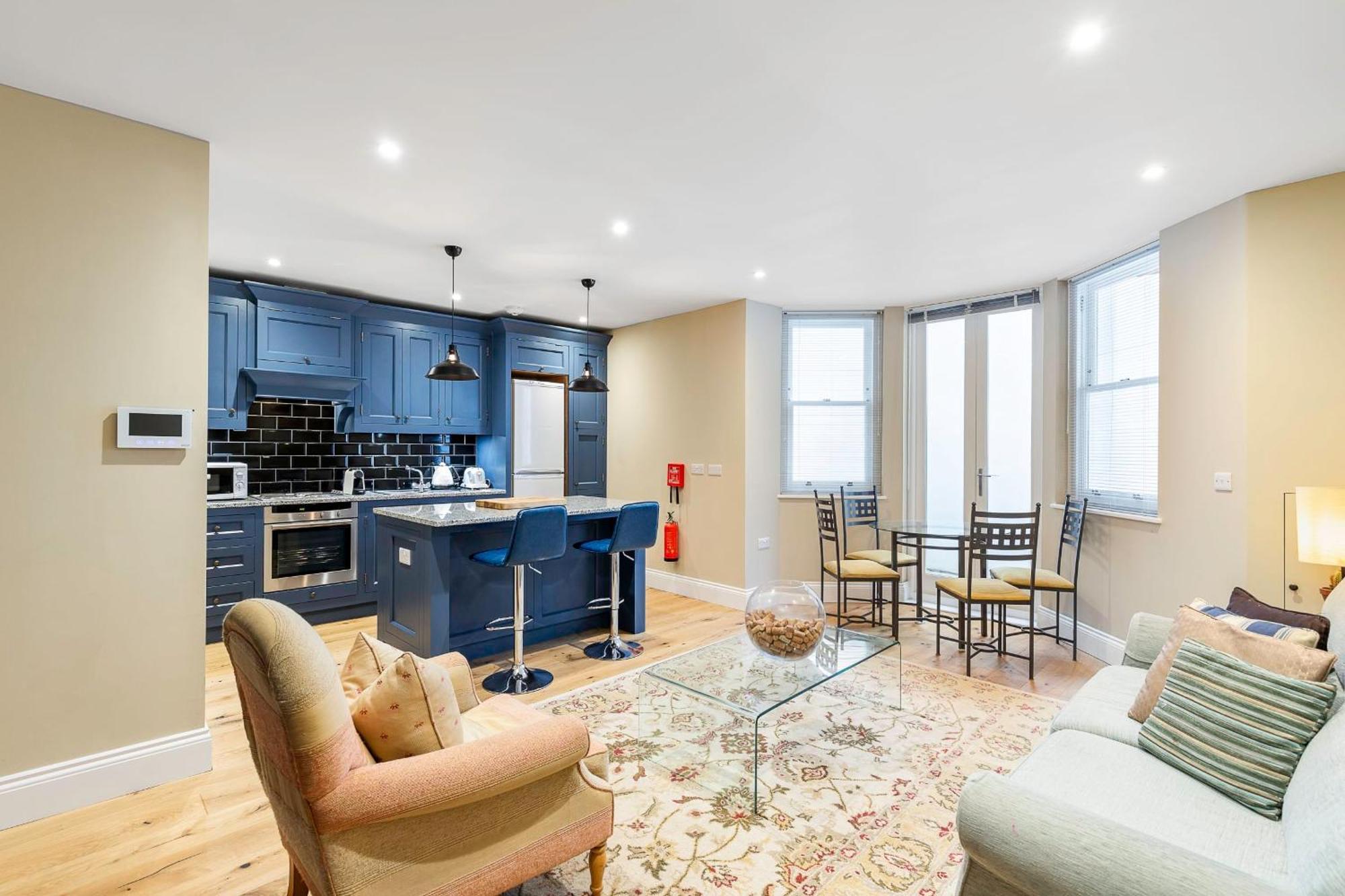 Colourful Near Clapham Common! Apartament Londra